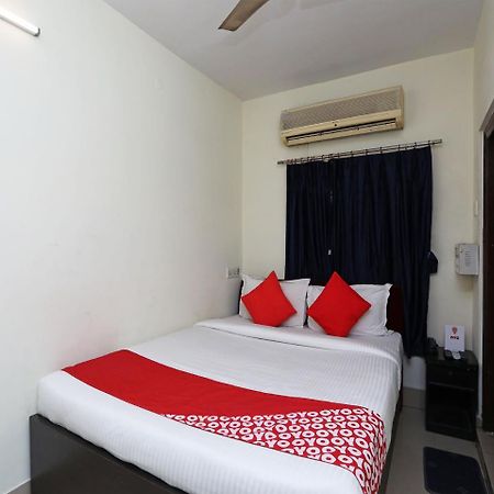 Oyo 13906 Vinita Inn Santragachi Eksteriør billede