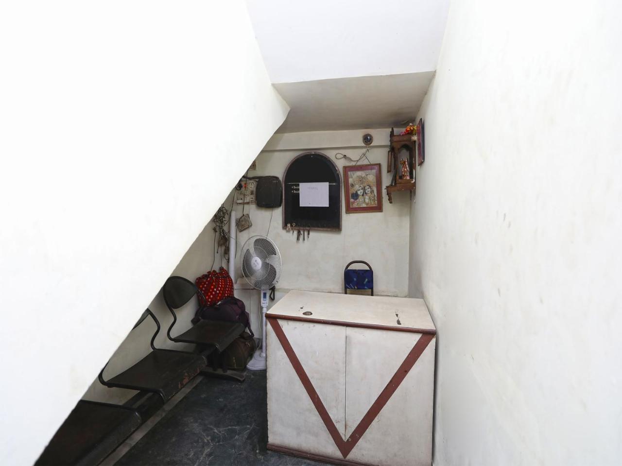 Oyo 13906 Vinita Inn Santragachi Eksteriør billede