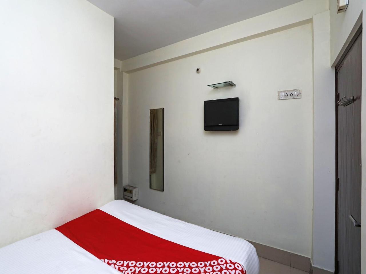 Oyo 13906 Vinita Inn Santragachi Eksteriør billede