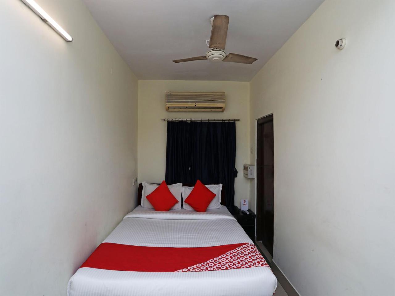 Oyo 13906 Vinita Inn Santragachi Eksteriør billede